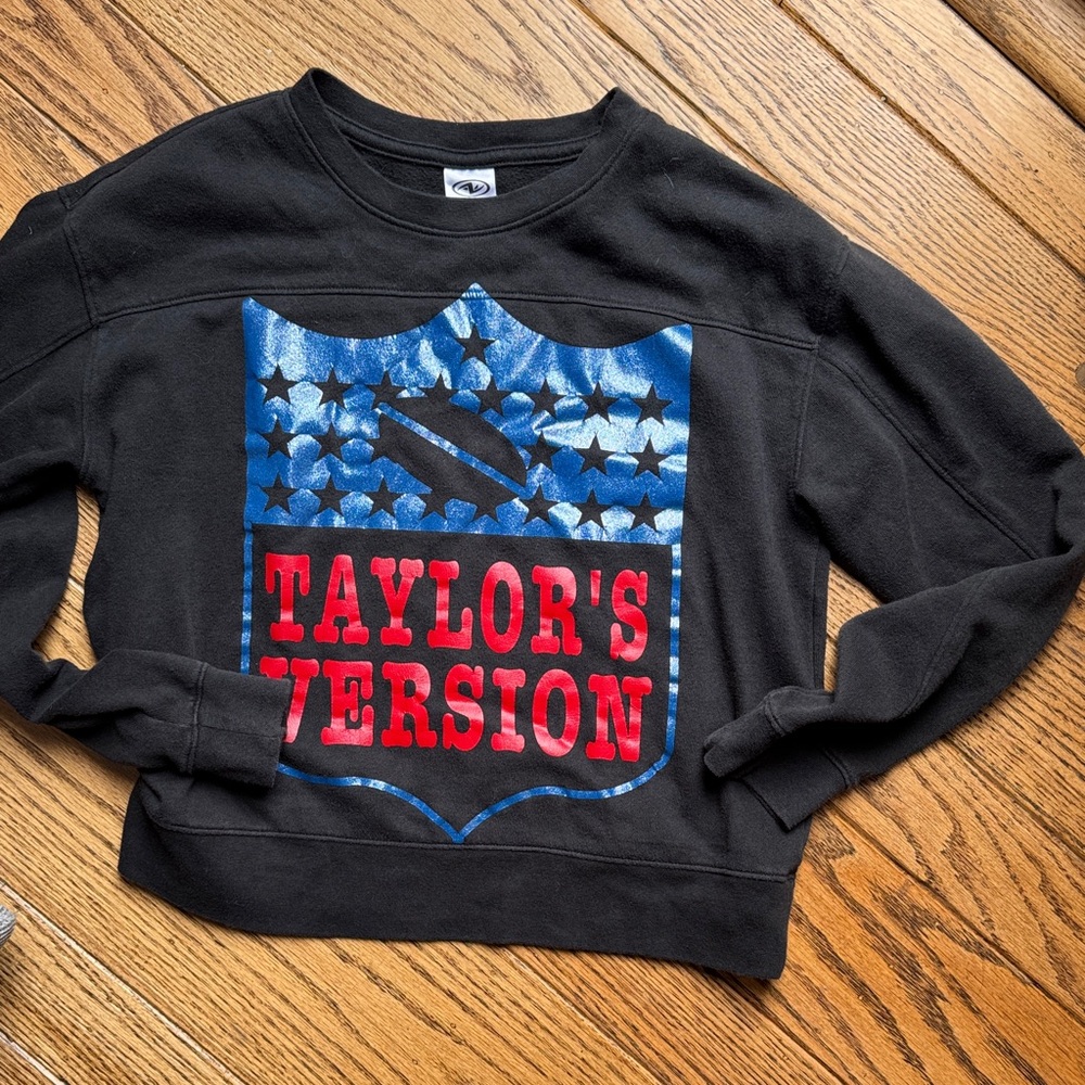 Taylor’s Version Black crewneck Sweatshirt, XL 14-16